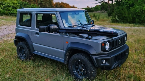 Jeg er ofte i skoven; vandrer, øver mig i at skyde. En mands rolle er ikke at følge med moden, men at blive sig selv. Den maskuline væren skal netop være en klippe for kvinden. Det kræver selv-konstans, som går på tværs af sociale kontekster.