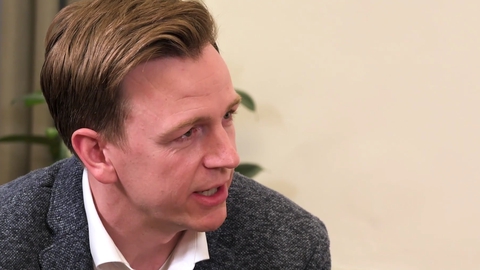 Rasmus Stoklund er Socialdemokratiets udlændingeordfører og har skrevet den omtalte Politiken-kronik sammen med Bjørn Brandenborg, ordfører for uddannelse.